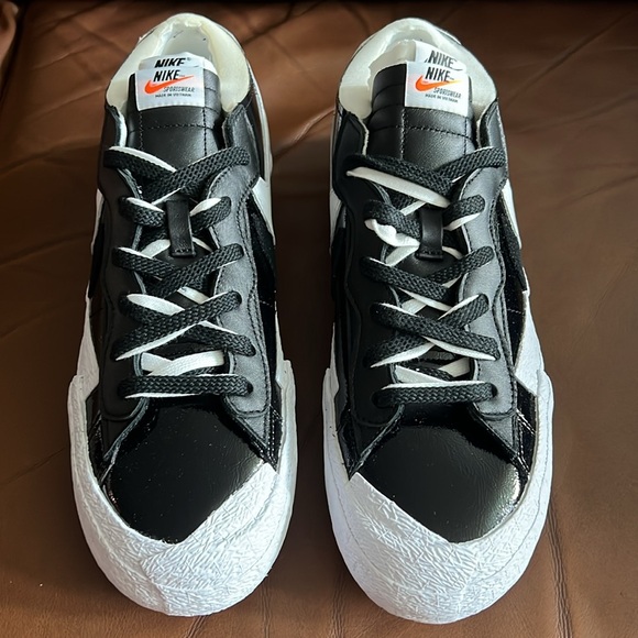 Men’s Nike x Sacai Blazer Low White/Black Patent Leather Size 12 Dead Stock - Picture 5 of 11